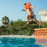 comment choisir son alarme de piscine avec pool story aix en provence