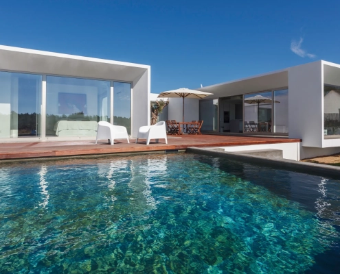 entretien dépannage piscine dans maison moderne près d'aix